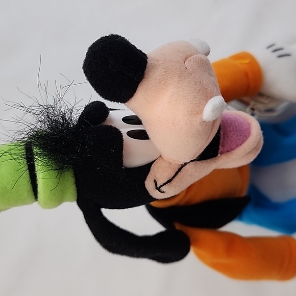 NWT Disney Goofy Beanie Plush - Picture 3 of 16
